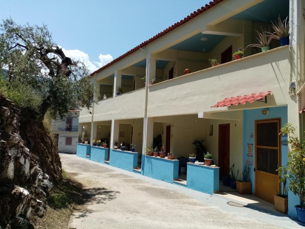 Kotsifas Rooms Tirós Exterior foto